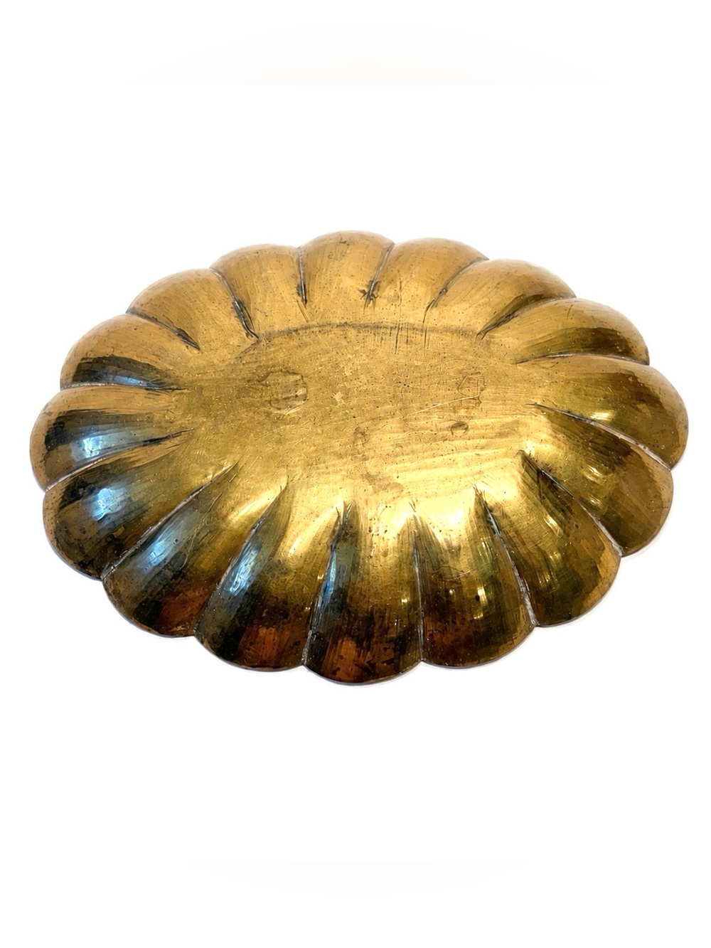 BEAUTIFUL!! Decorative Floral Engraved Brass Scalloped Trinket Tray Dish 9.30oz - Picture 2 of 5